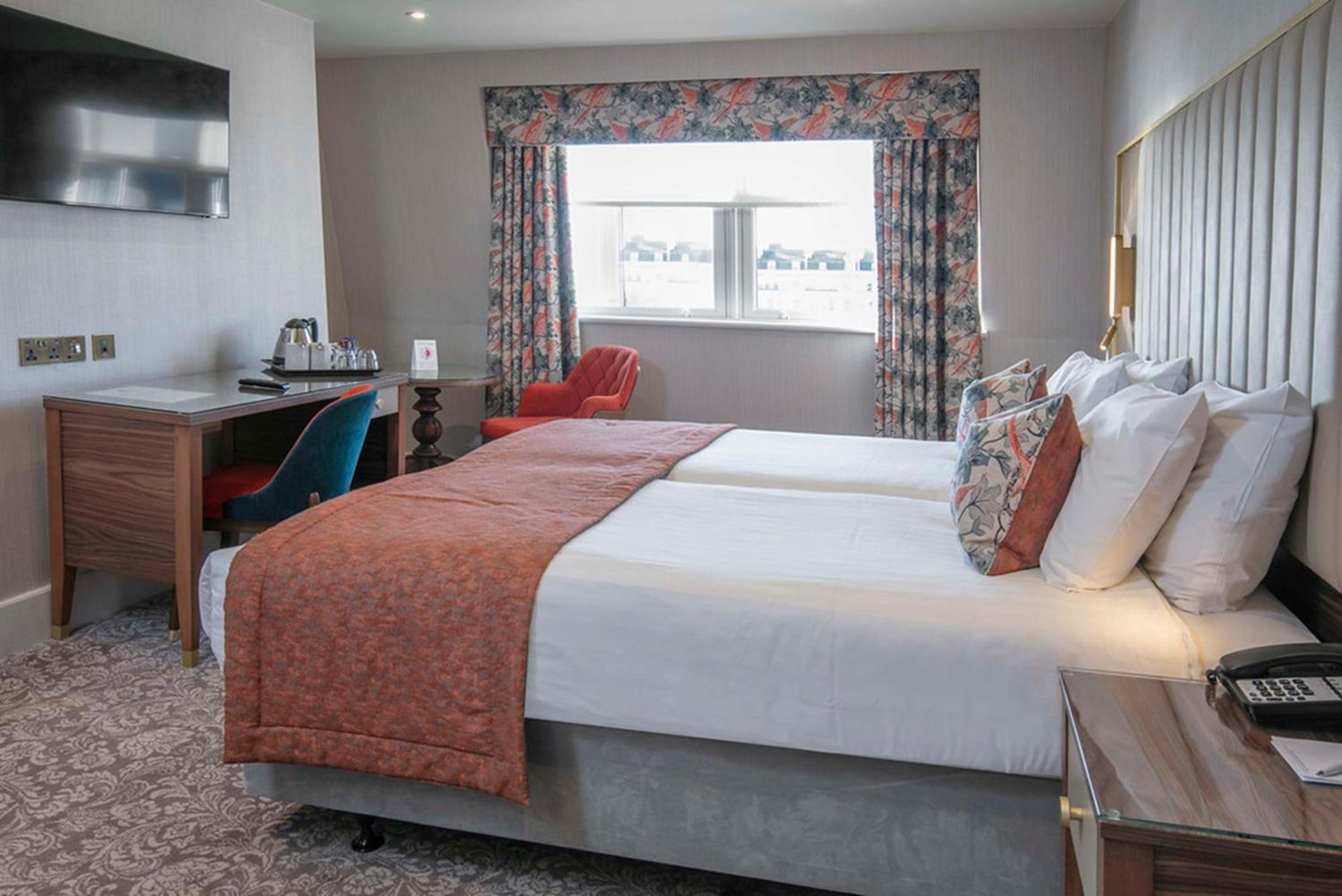 Отель Voco The Clifton Folkestone By Ihg Экстерьер фото