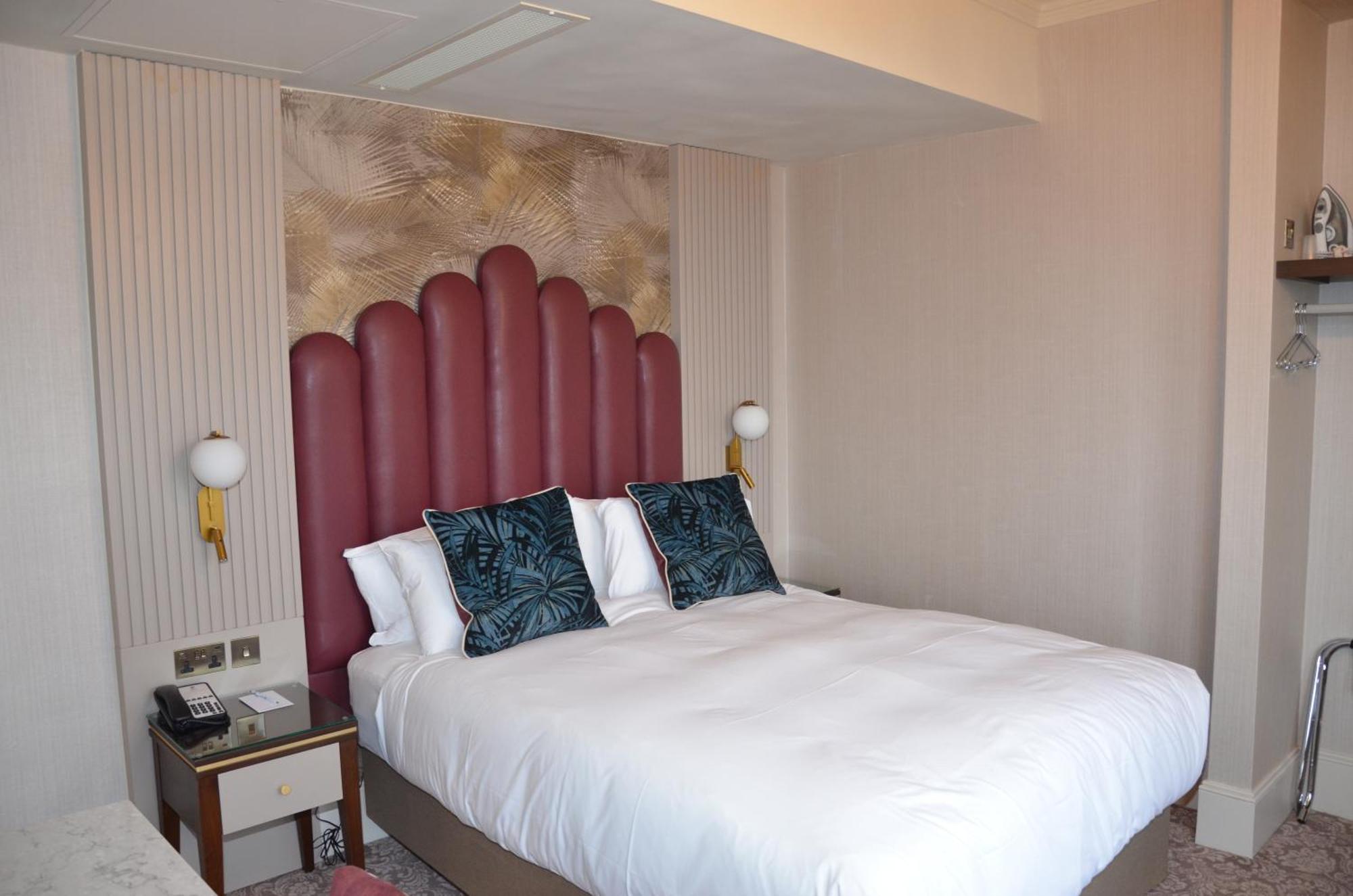 Отель Voco The Clifton Folkestone By Ihg Экстерьер фото