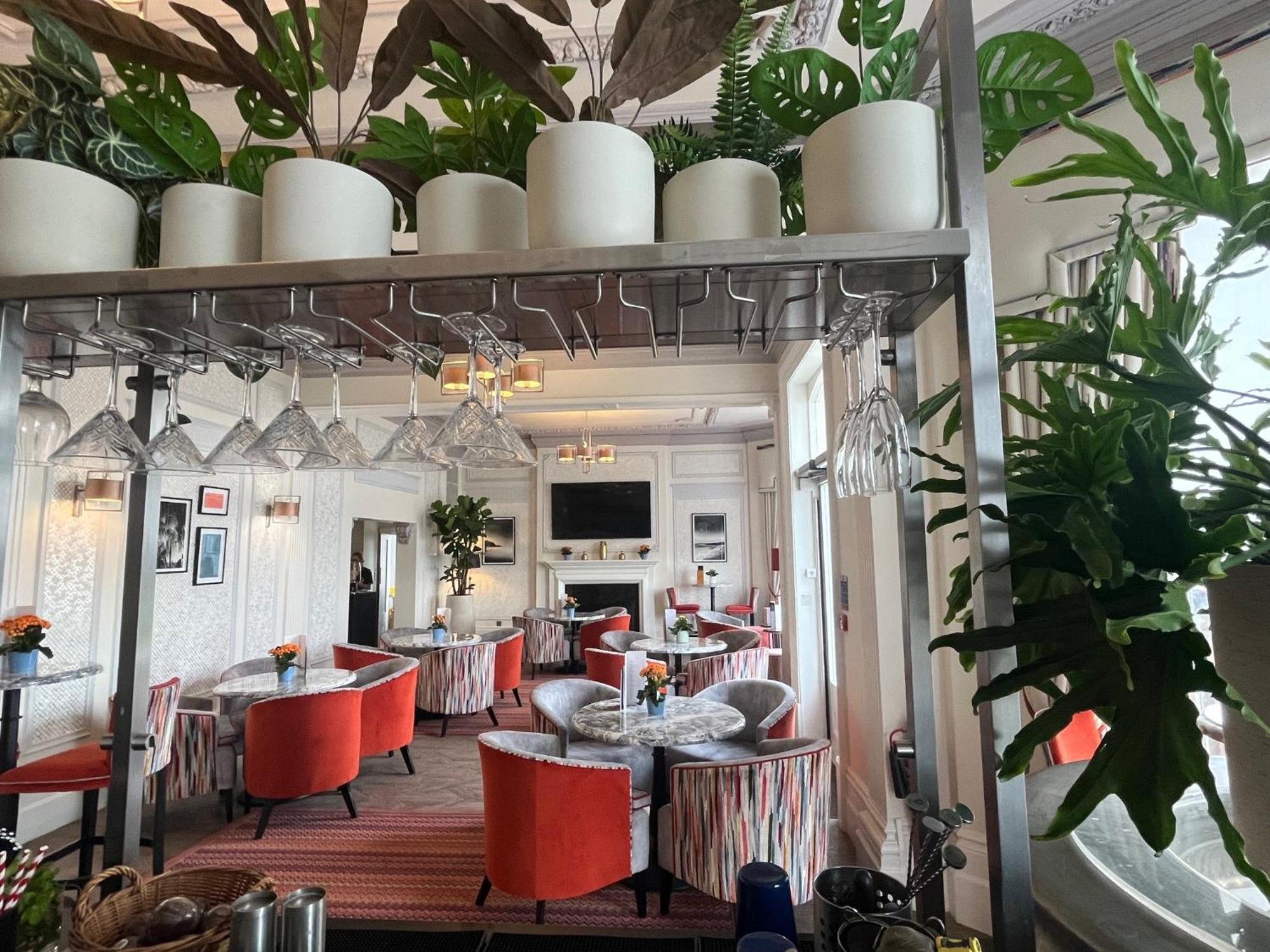 Отель Voco The Clifton Folkestone By Ihg Экстерьер фото
