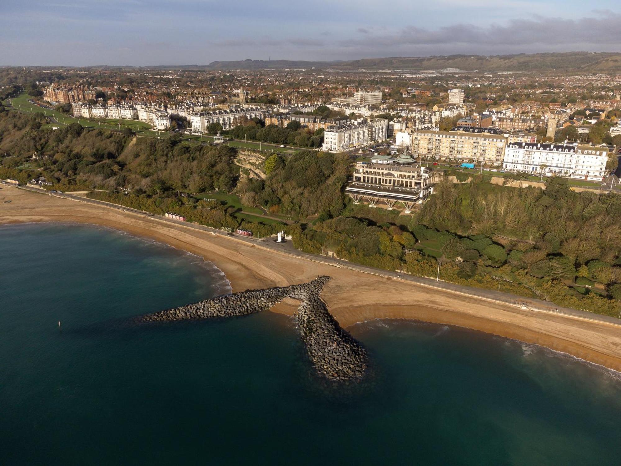 Отель Voco The Clifton Folkestone By Ihg Экстерьер фото