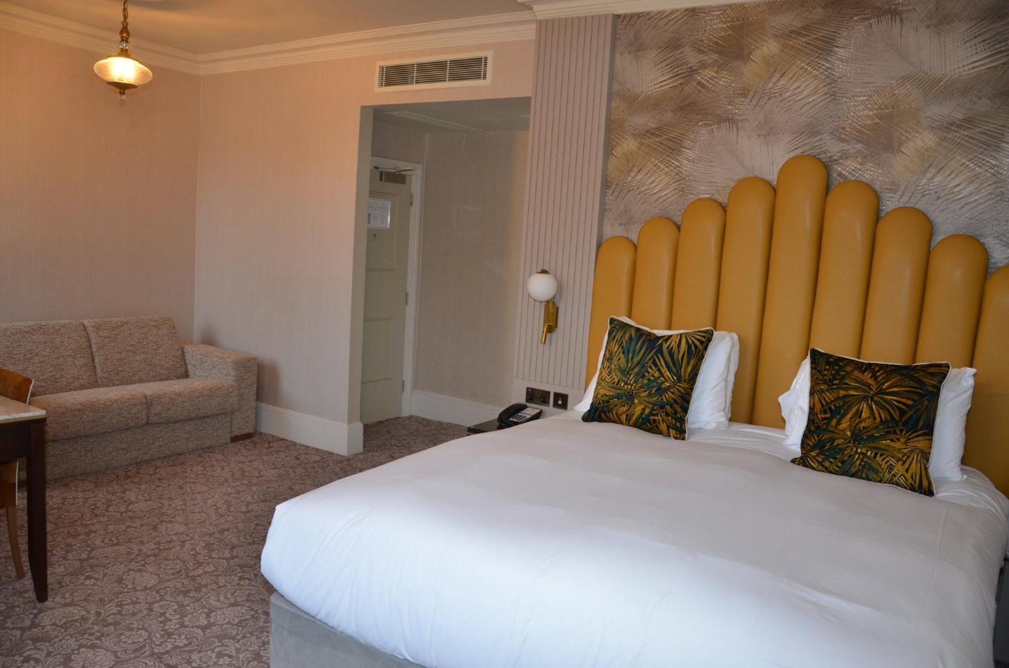 Отель Voco The Clifton Folkestone By Ihg Экстерьер фото